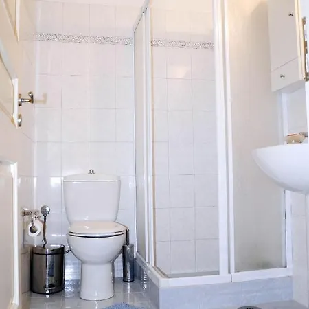 Taxiarches Up To 5 People Apartamento *